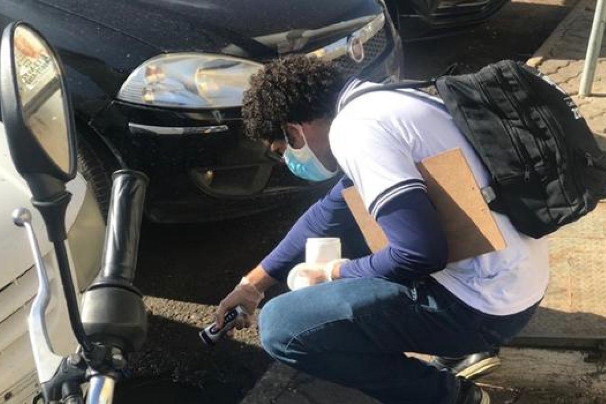 Agentes realizam inspeção na Feira de São Joaquim em combate a dengue