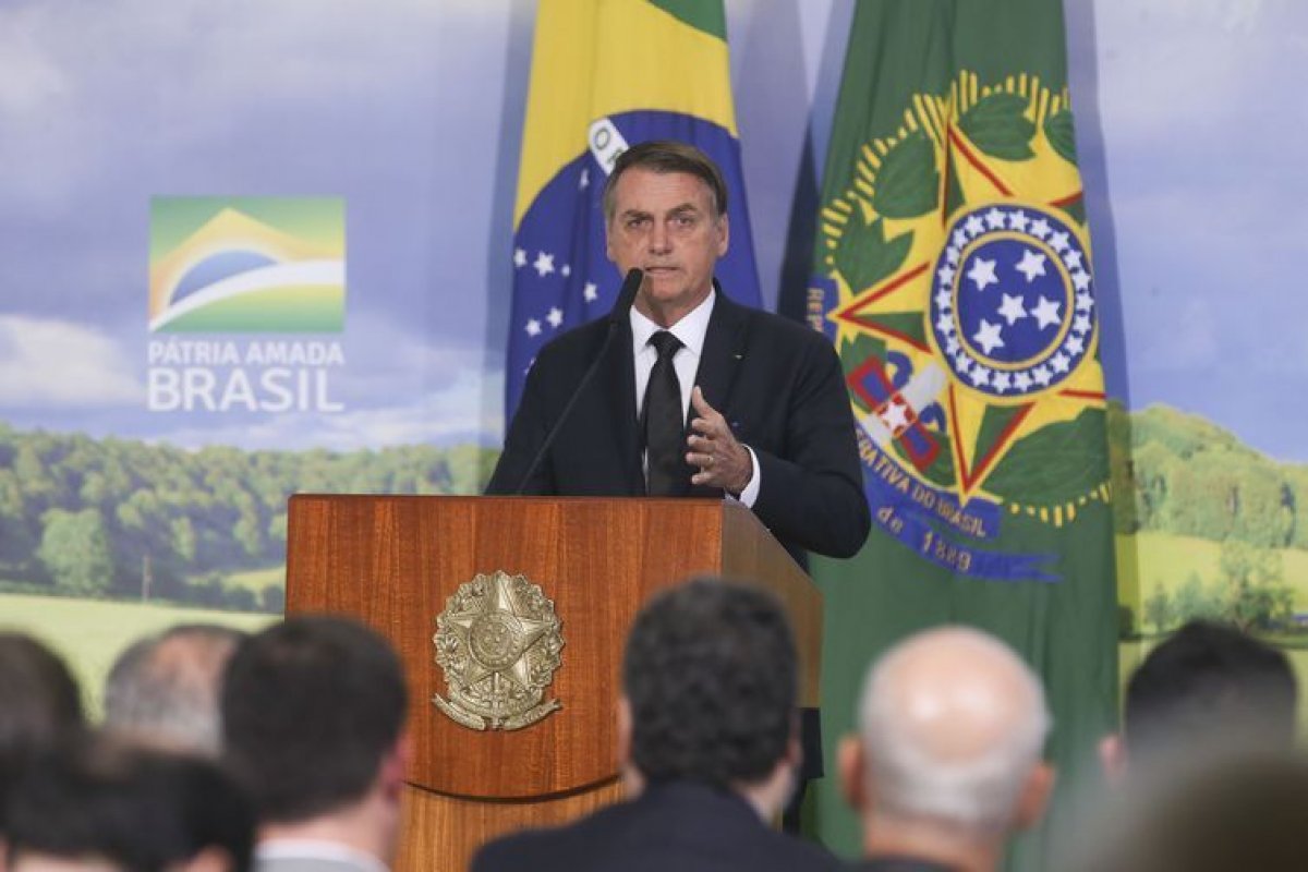 Bolsonaro lembra Médici em lançamento de Plano Safra