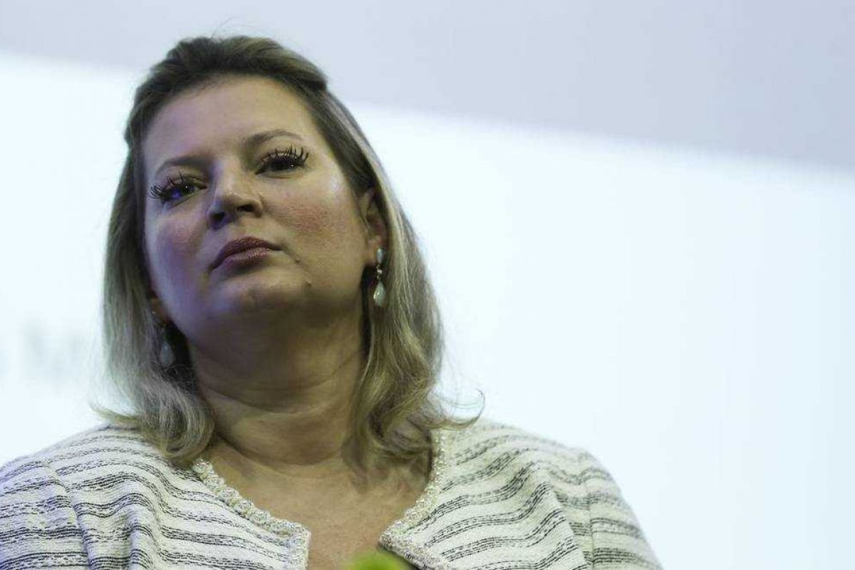 Joice Hasselmann é diagnosticada com a Covid-19