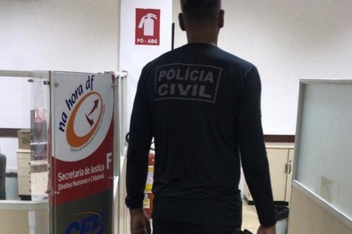 Bolsonaro assina parecer que concede paridade aos salários dos policiais aposentados