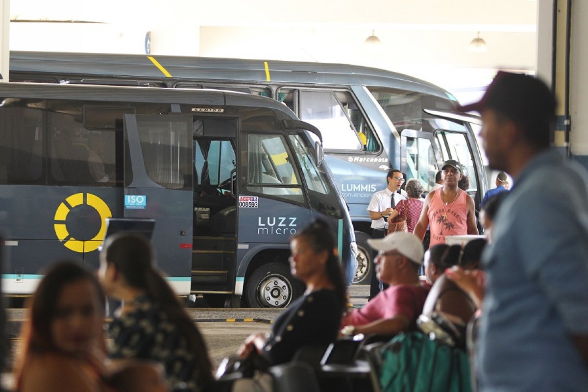 Governo determina suspensão de transporte intermunicipal em mais uma cidade baiana