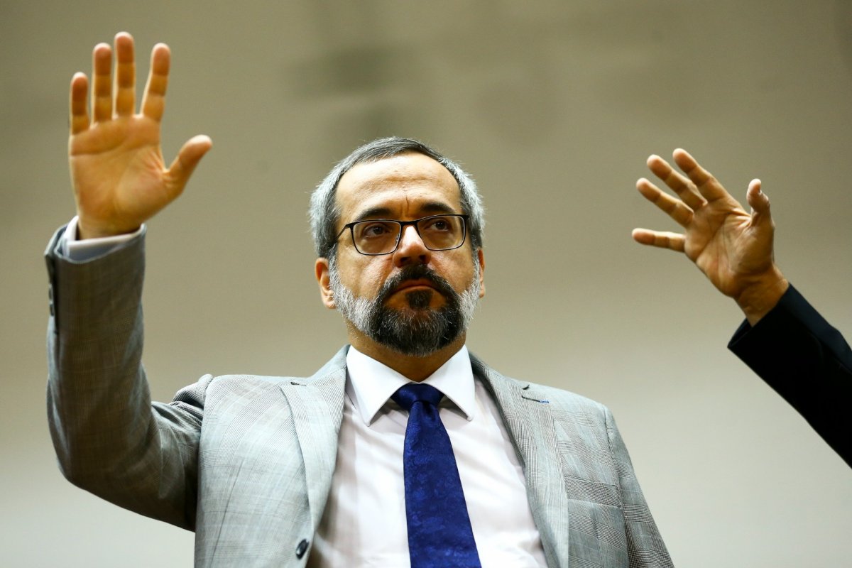 Weintraub desfaz portaria que incentivava cotas na prós-graduação