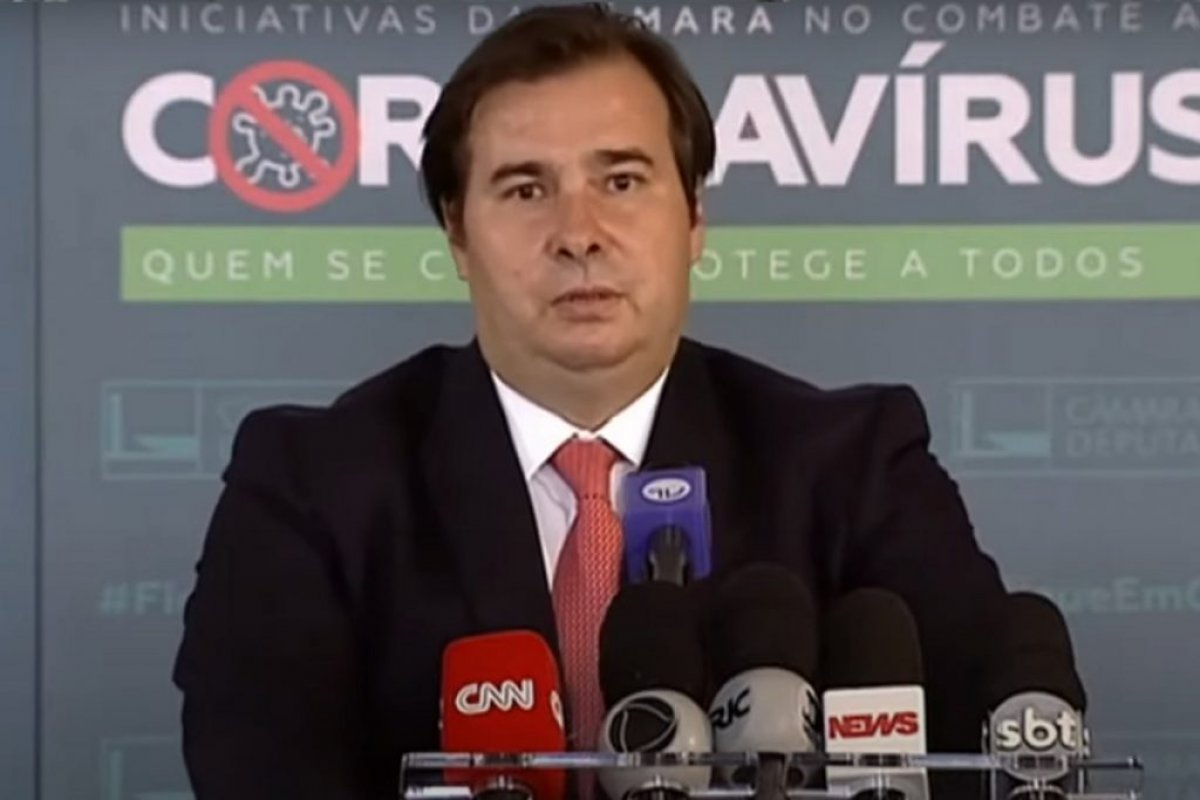 "Estava muito ruim o ministério da Educação", diz Maia após anúncio de saída de Weintraub