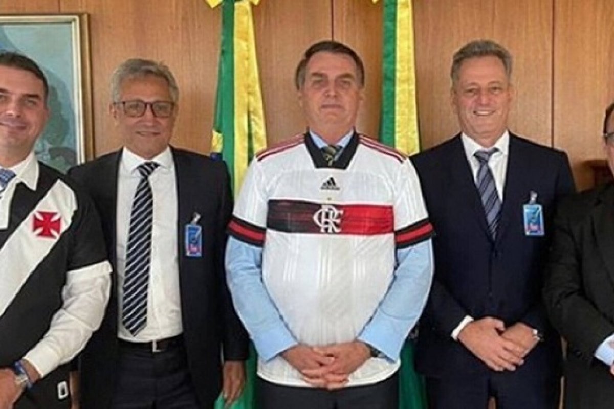 Bolsonaro define nova regra de transmissão dos jogos