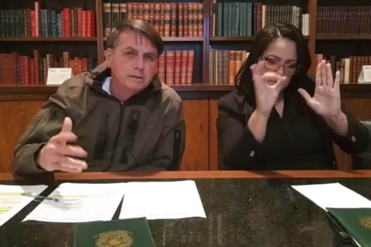 "O Brasil não aguenta mais o 'Fica em casa'", diz Bolsonaro sobre isolamento social