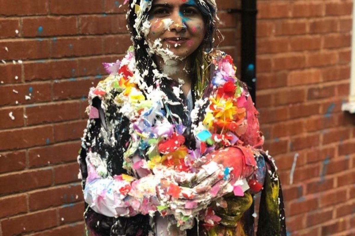 Malala Yousafzai comemora formatura na Universidade de Oxford