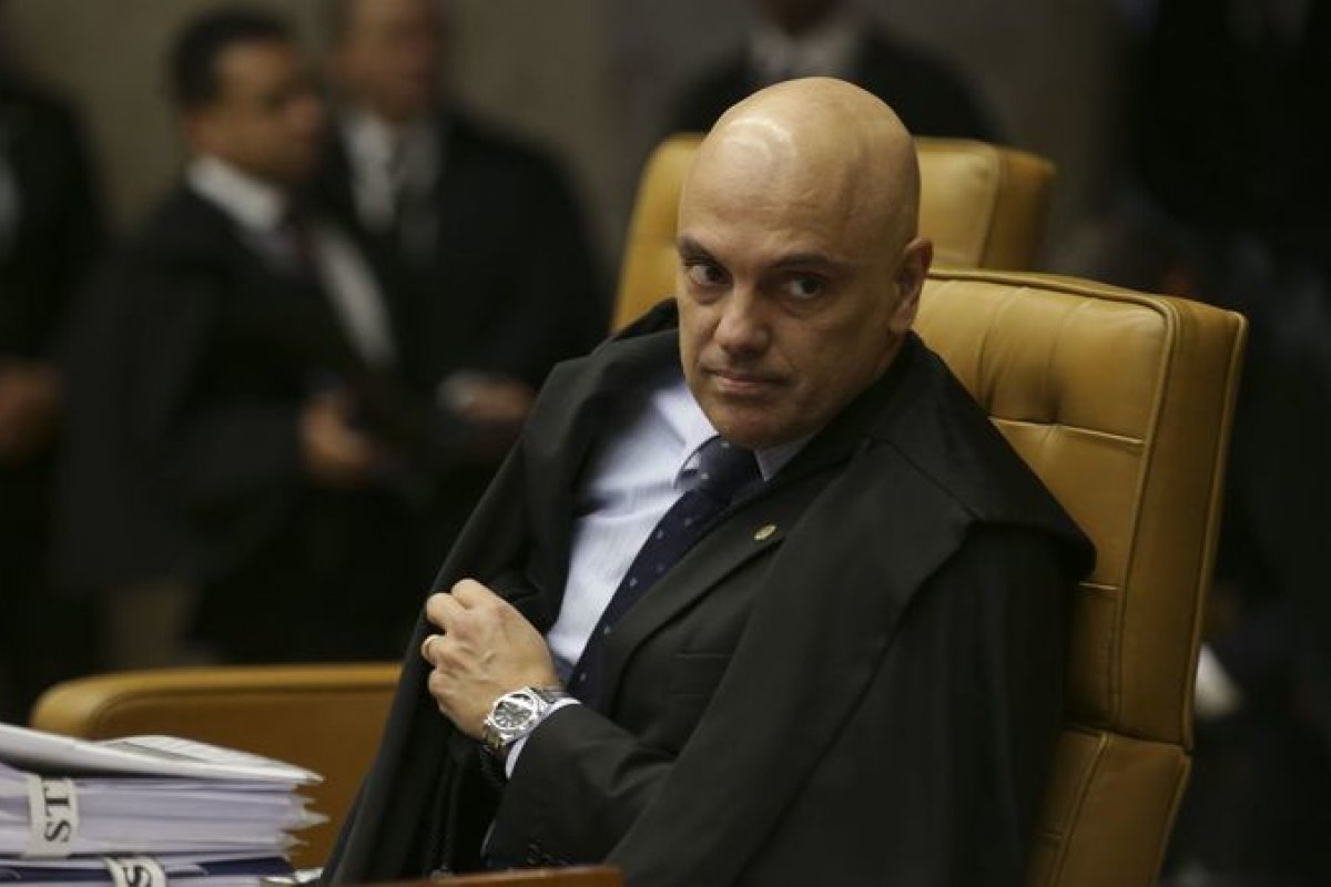 Moraes autoriza investigação pela Receita Federal sobre movimentações bancárias de parlamentares