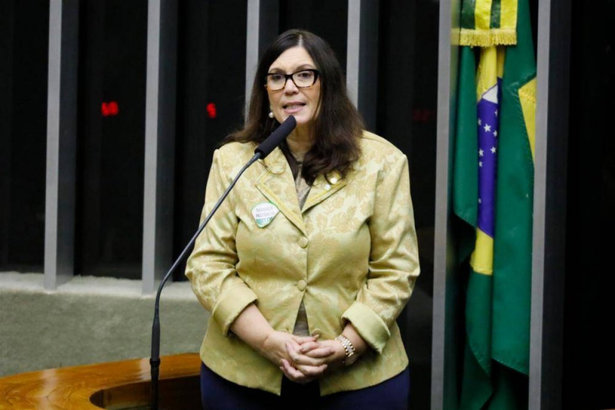 Deputada Bia Kicis é cogitada para ocupar Ministério da Educação