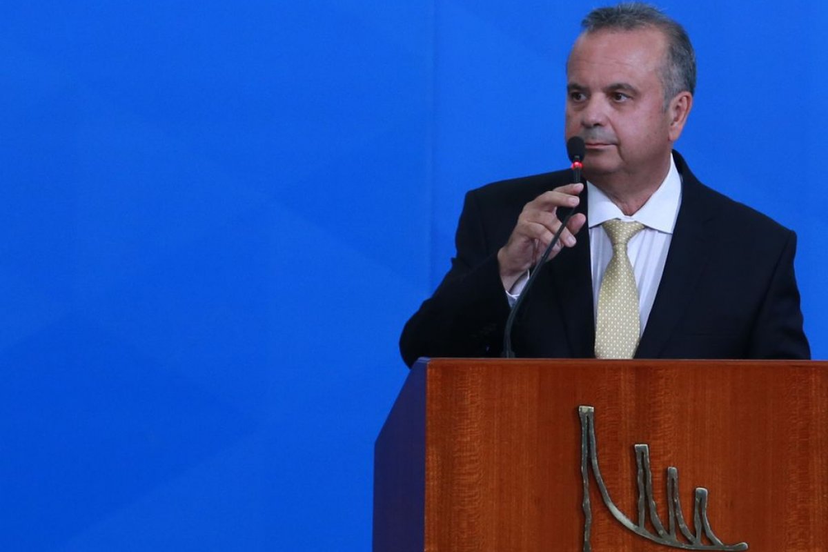 Ministro de Bolsonaro deixa partido em meio a "intensidade dos ânimos de integrantes"