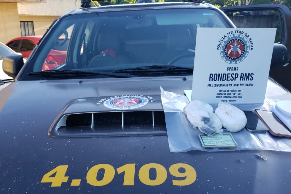 Após denúncias, polícia apreende meio quilo de pasta base de cocaína na RMS