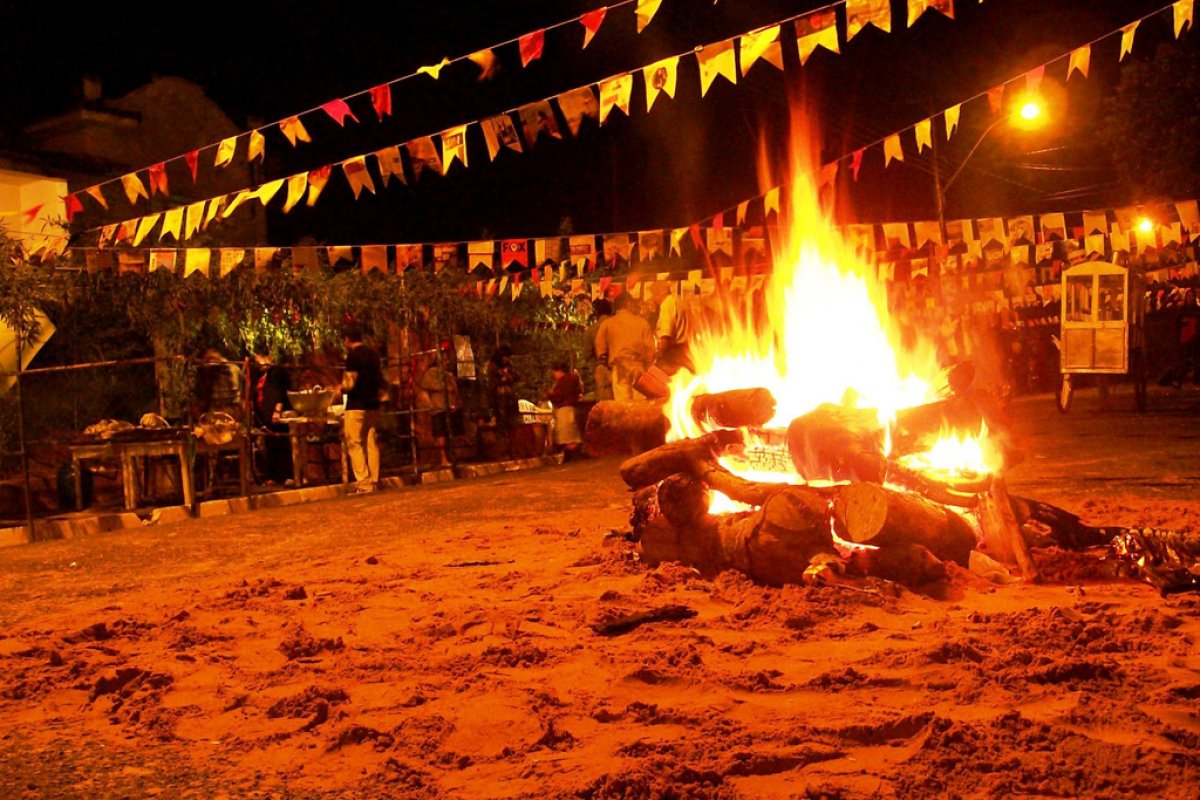 MP-BA recomenda proibição de queima de fogos e fogueira em municípios baianos