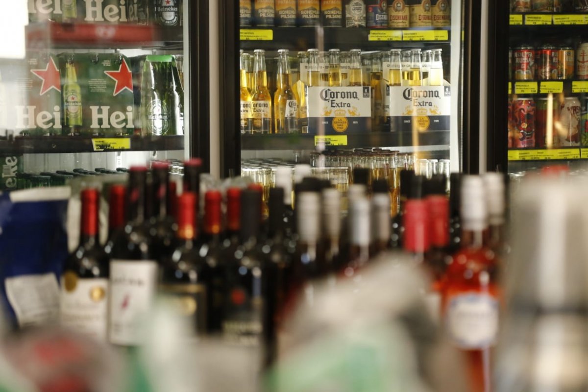 Paraná proíbe venda de bebidas alcoólicas como medida para conter pandemia