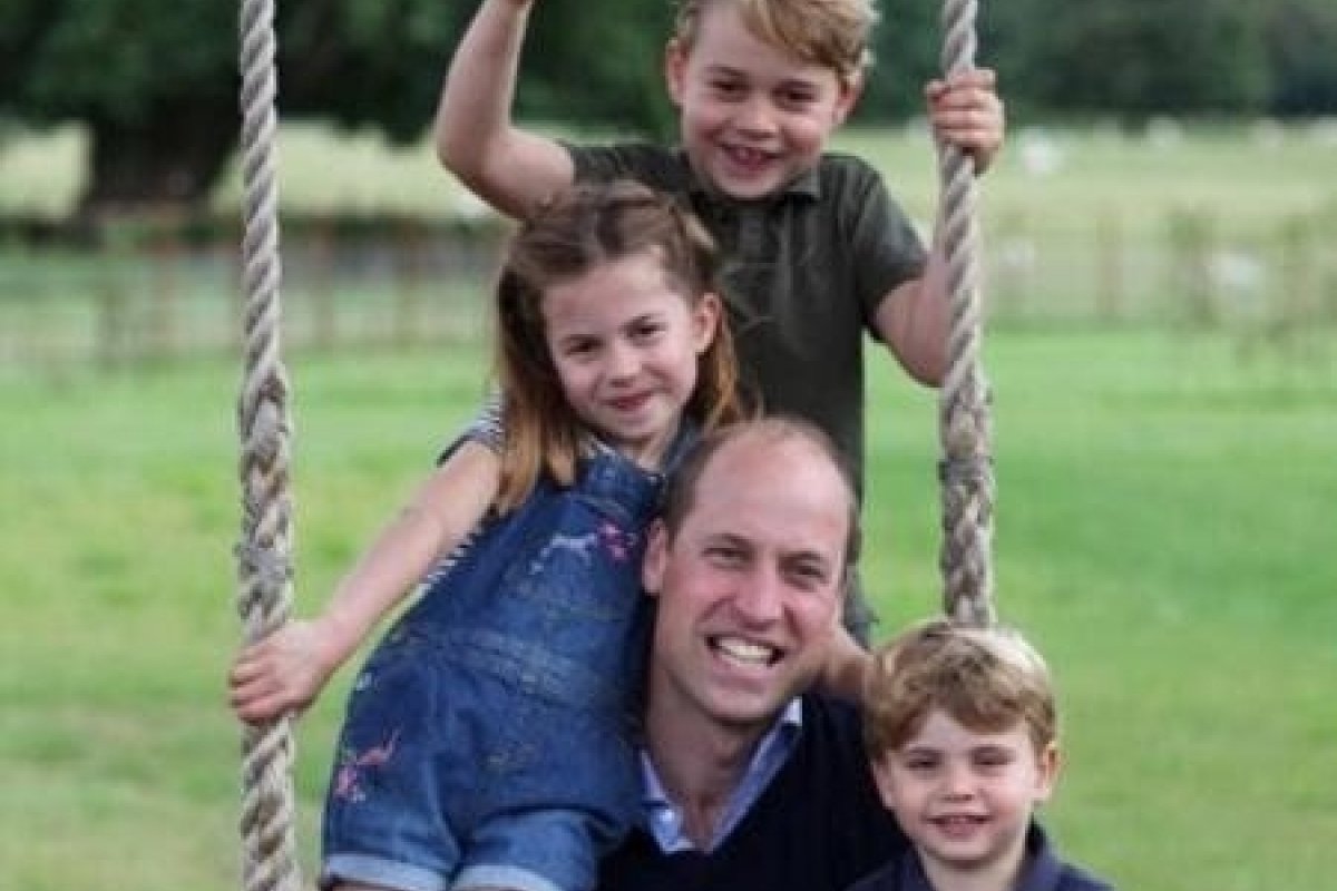 Príncipe William celebra 38 anos com clique ao lado dos filhos