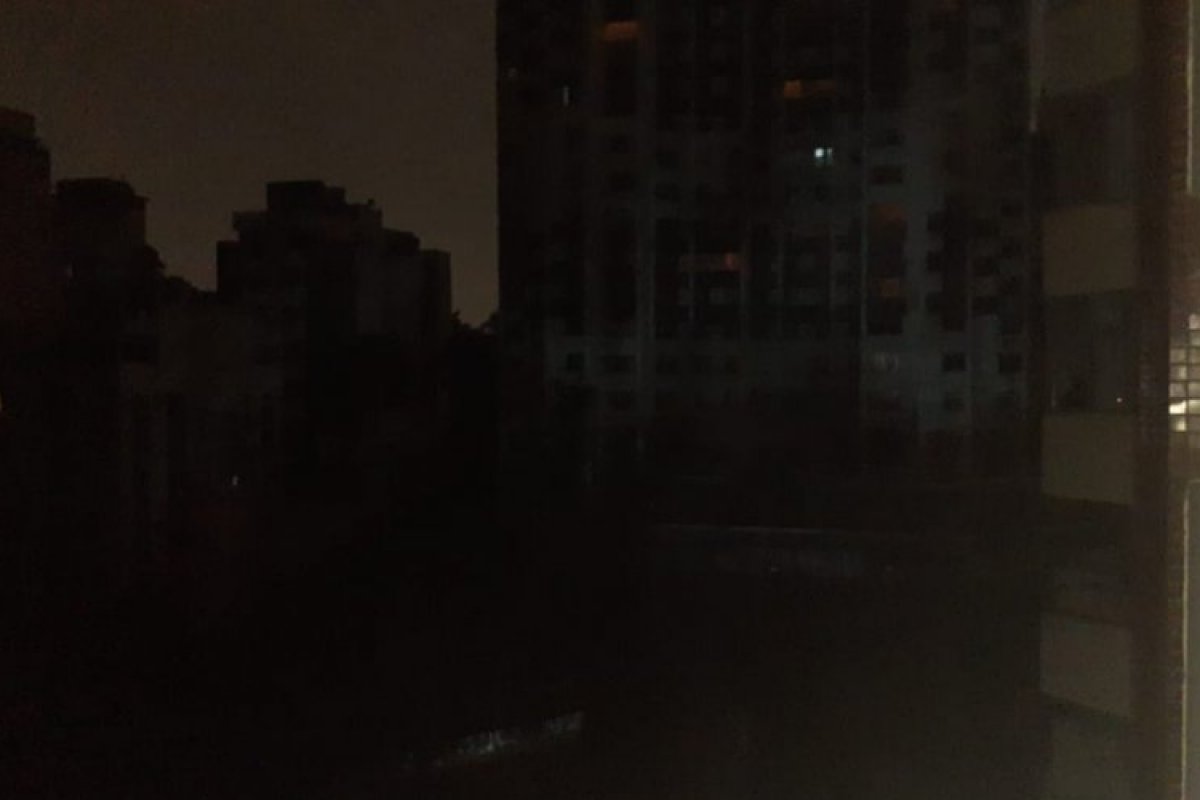 Curto-circuito ocasiona interrupção de energia elétrica na Pituba e Amaralina, em Salvador