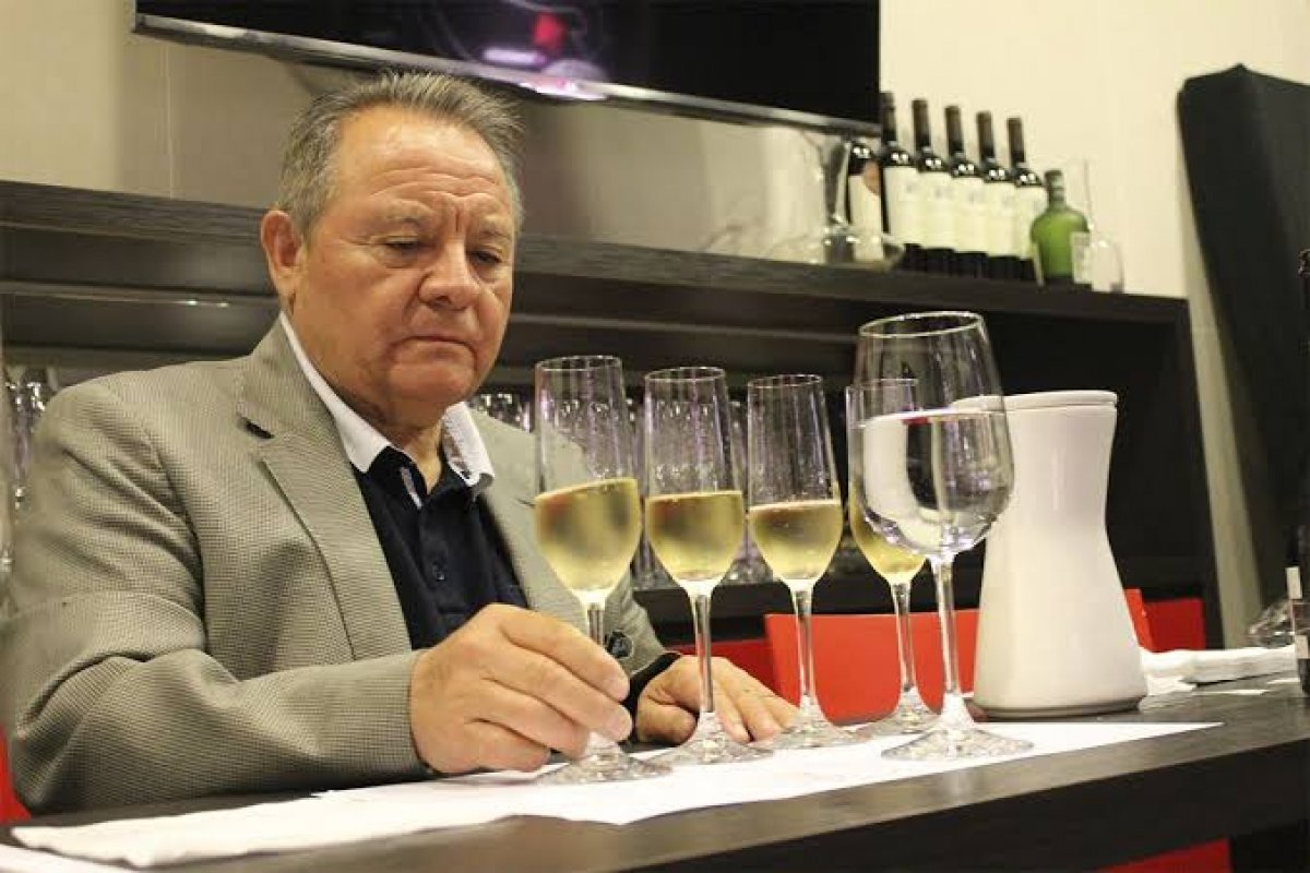 Com o objetivo de reduzir a interatividade, companhias aéreas limitam consumo de álcool a bordo