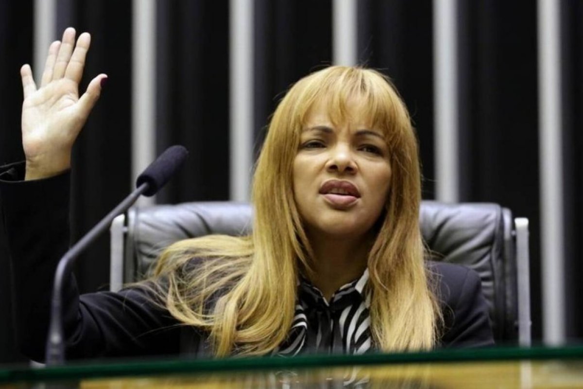 Testemunha afirma que Flordelis mandava filhos se mutilarem e escrever salmos com próprio sangue