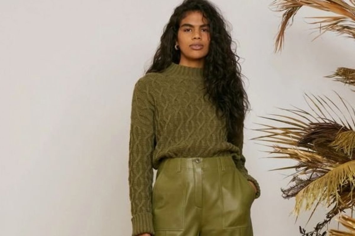 Look monocromático verde é aposta para o inverno