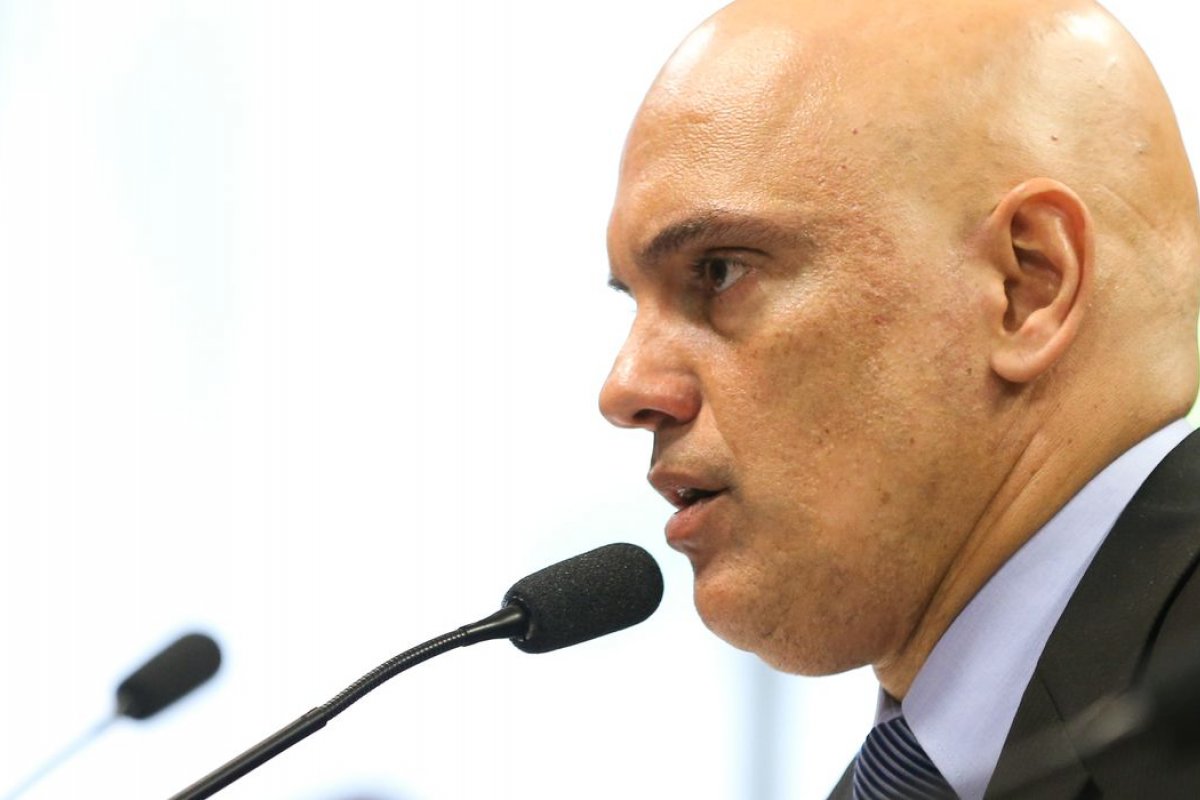 Alexandre de Moraes determinou que postagens de parlamentares investigados não sejam apagadas