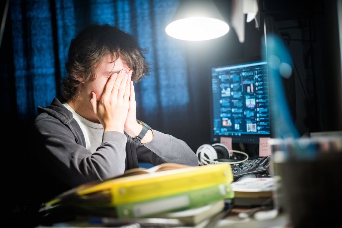 Levantamento aponta que três em cada dez jovens pensam em largar escola após pandemia do coronavírus