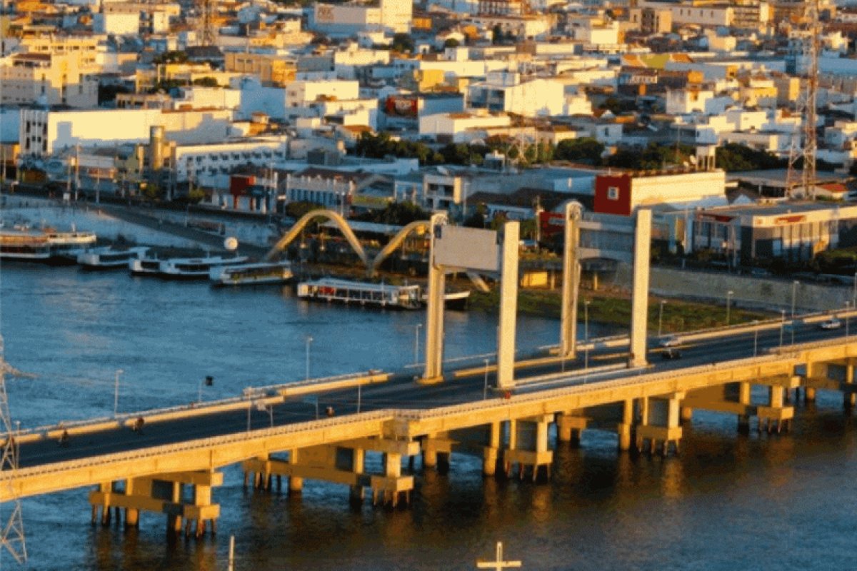 Juazeiro inicia toque de recolher das 20h às 5h