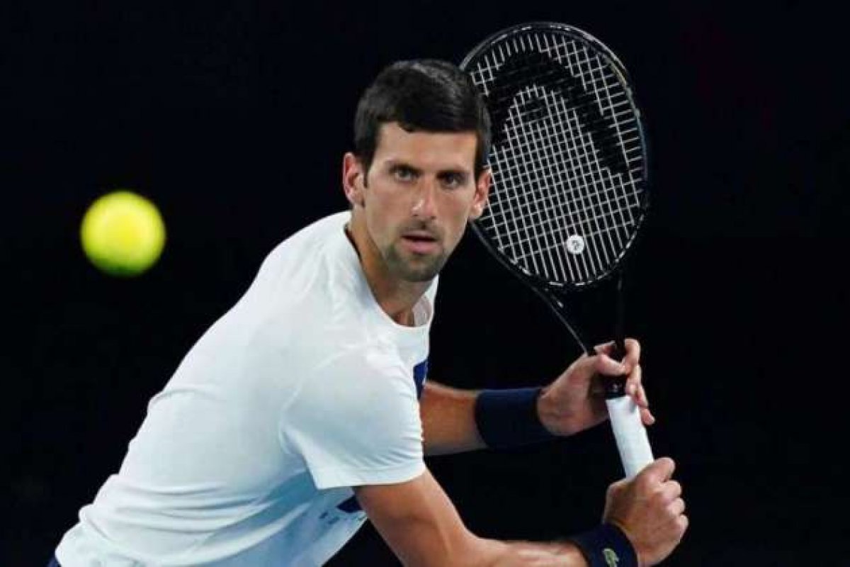 Novak Djokovic testa positivo para coronavírus e se desculpa por torneio polêmico