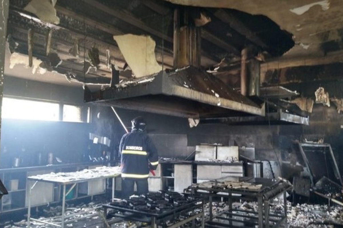 Incêndio destrói cozinha de clube em Ilhéus