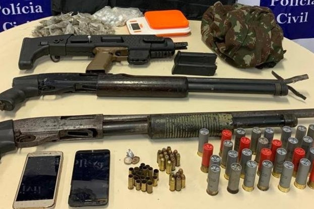 Suspeitos de tráfico morrem em confronto com policiais em Saramandaia