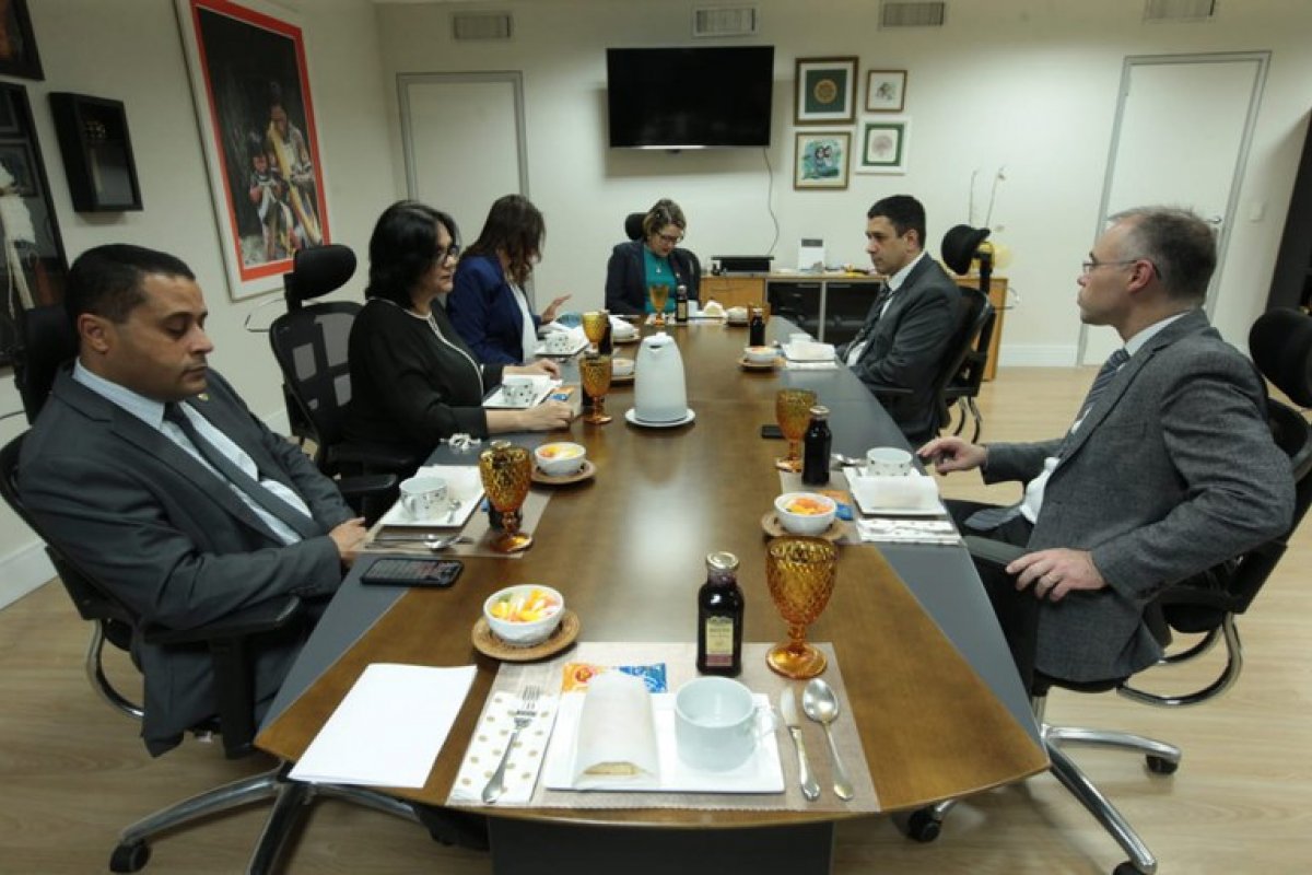 Ministério da Justiça padroniza investigações sobre feminicídio no Brasil