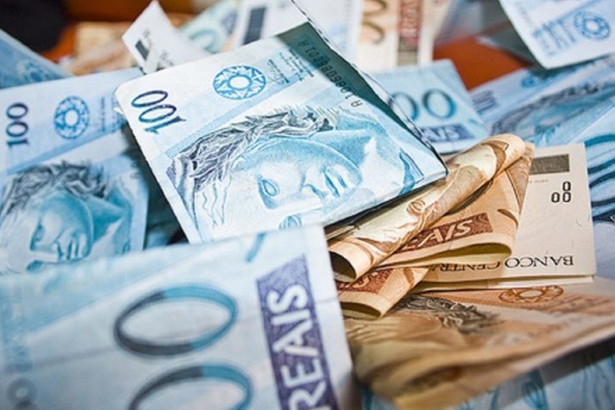 Banco Central passa a prever tombo de 6,4% para o PIB deste ano