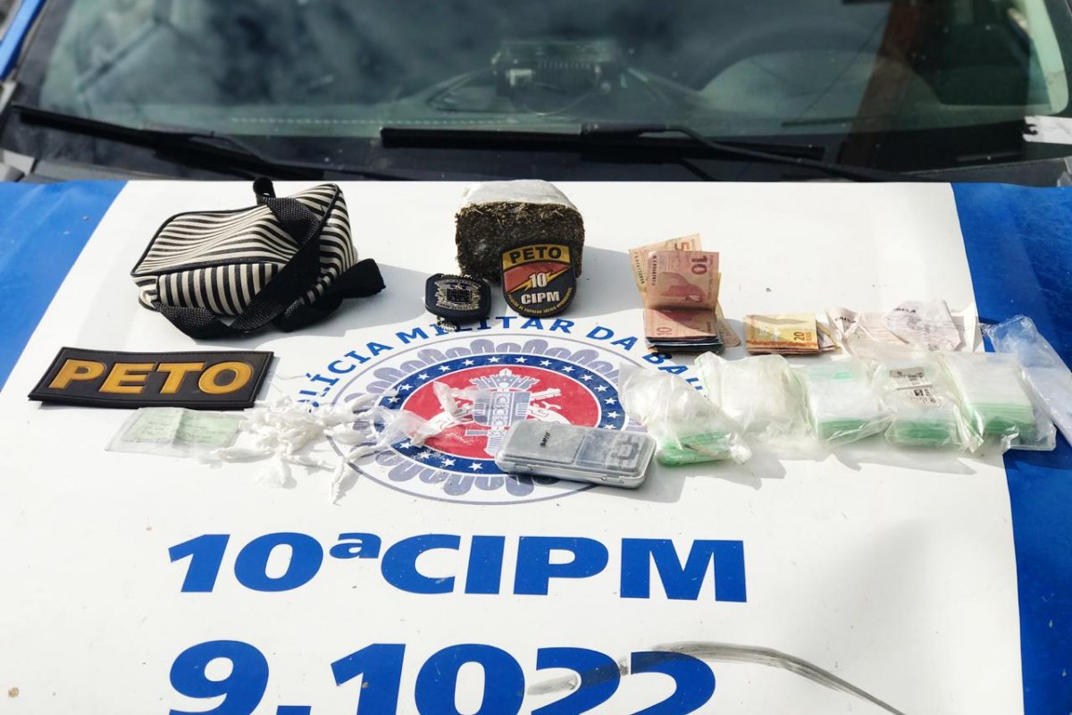 Policia fecha dois pontos de venda de drogas na região metropolitana de Salvador