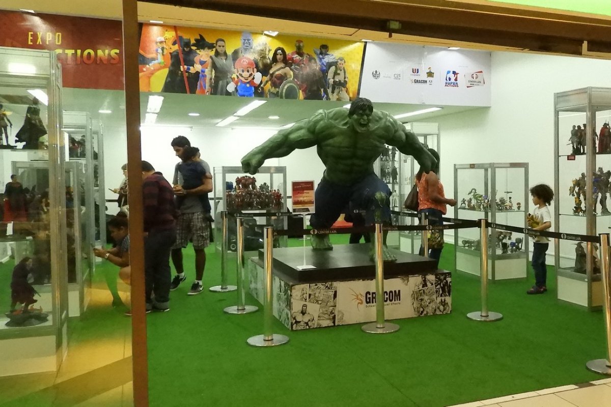 Shopping recebe rodas de conversa da Super Actions com efeitos visuais, jogos e digital design 