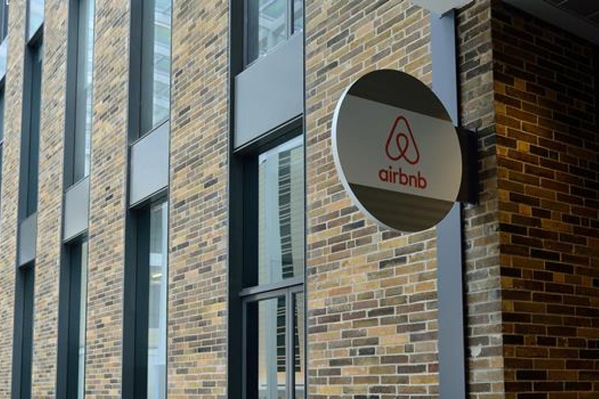 Após demitir 2 mil funcionários, fundador do Airbnb desabafa: “Perdemos quase tudo”