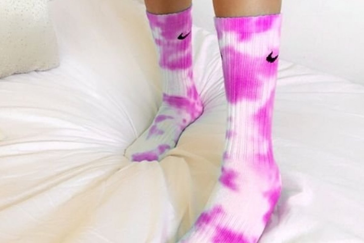 Moda na quarentena: As meias irão salvar seu armário no inverno