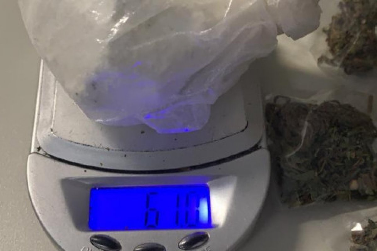 Polícia apreende meio quilo de cocaína e mais de 300 porções de maconha na Bahia