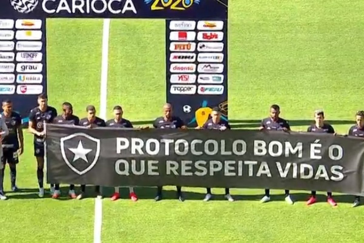 Botafogo faz protestos por causa retorno do futebol carioca