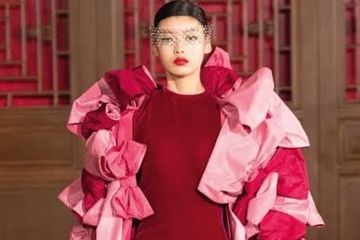 Valentino anuncia desfile presencial de alta-costura em Roma