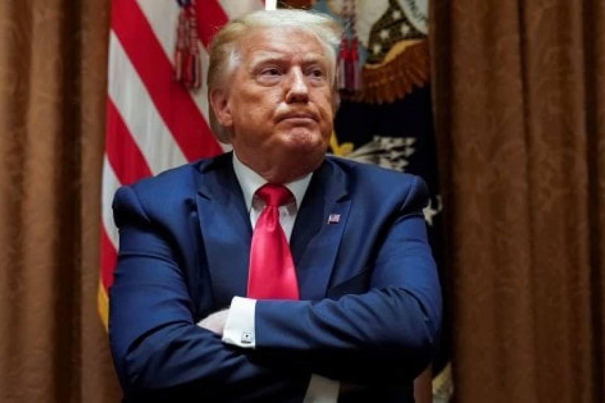 Irã emite mandado de prisão de Trump pela morte de Soleimani e pede ajuda à Interpol, diz TV