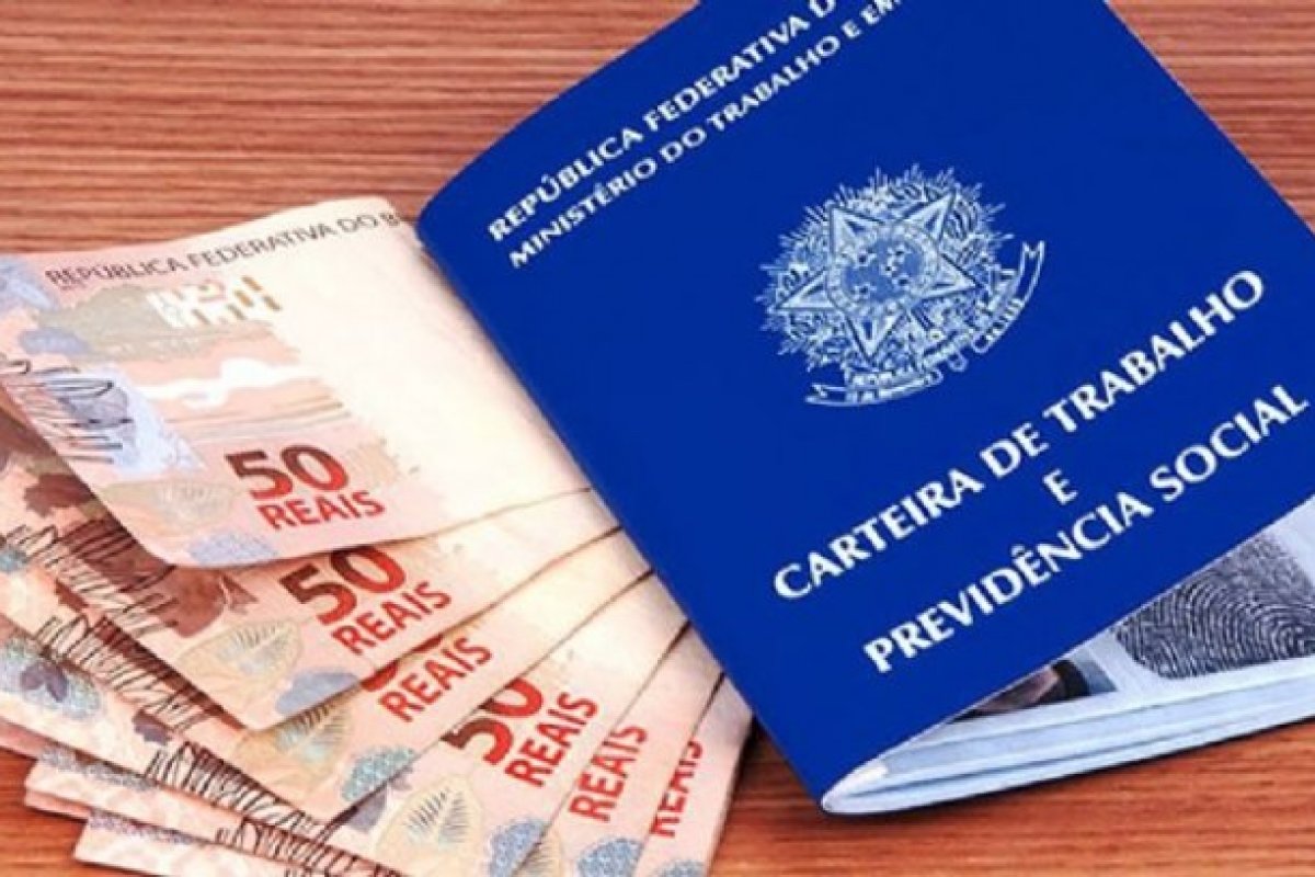 Nascidos em julho e dezembro receberão abono salarial nesta terça (30)
