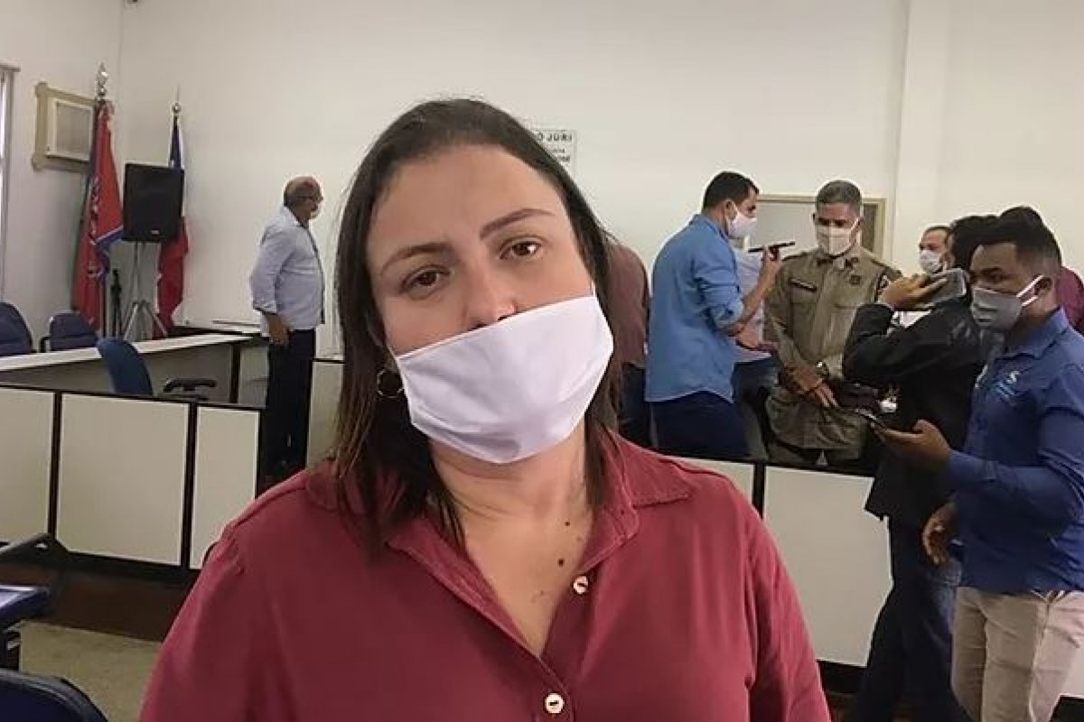 Justiça condena prefeita, vice-prefeito e vereador de Itiruçu por conduta irregular em ano eleitoral