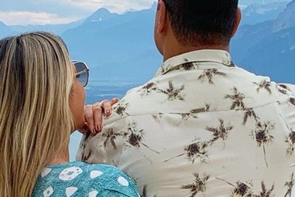 Carla Perez e Xanddy estão de férias na Suíça com a família