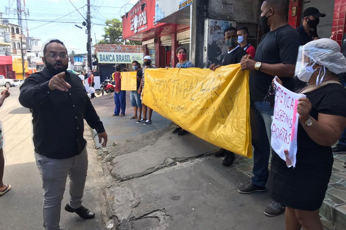 Veja vídeo: Comerciantes fazem protesto pedindo retomada das atividades em Beiru/Tancredo Neves