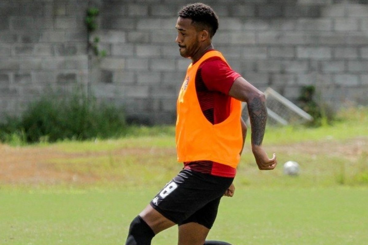 Cirurgia do zagueiro do Vitória é bem sucedida