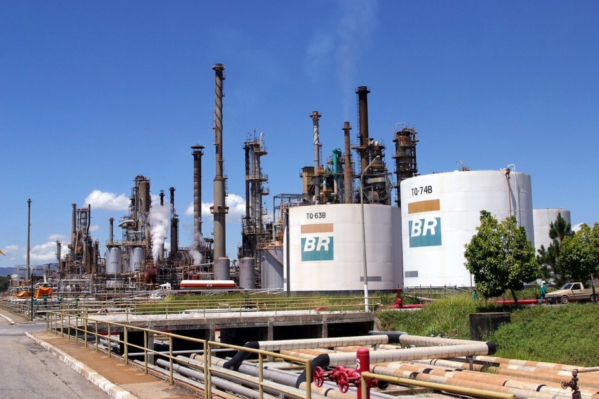 Preço do diesel fica mais caro a partir desta quinta-feira (2)