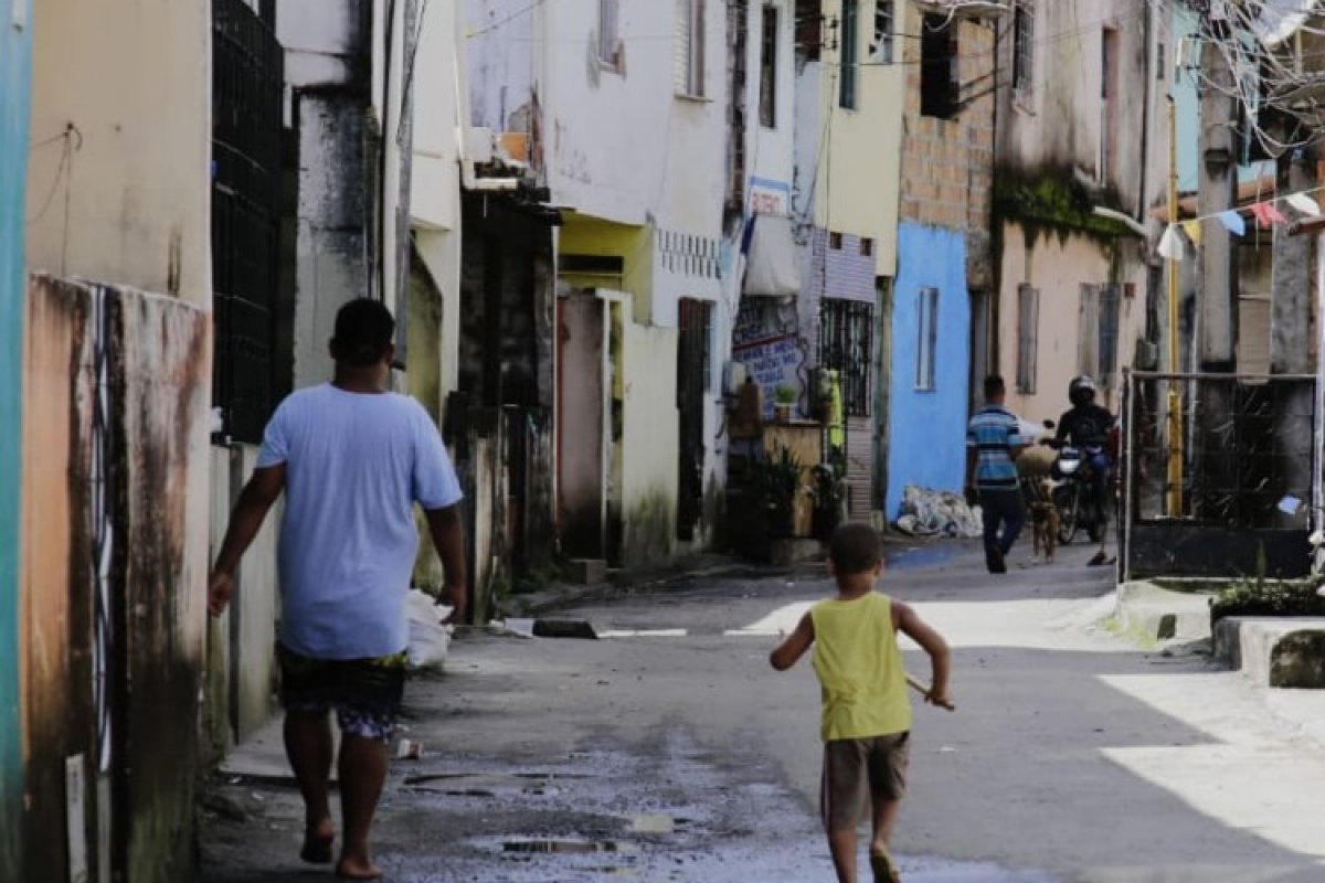 Médicos e população questionam eficácia de governo e prefeitura ante a pandemia