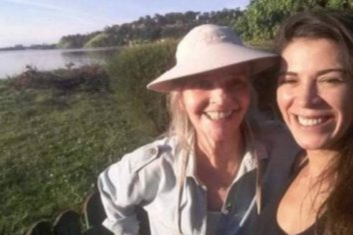 Passando por dificuldades financeiras, Angela Ro Ro desabafa sobre fim do namoro: “Fui traída e usada"