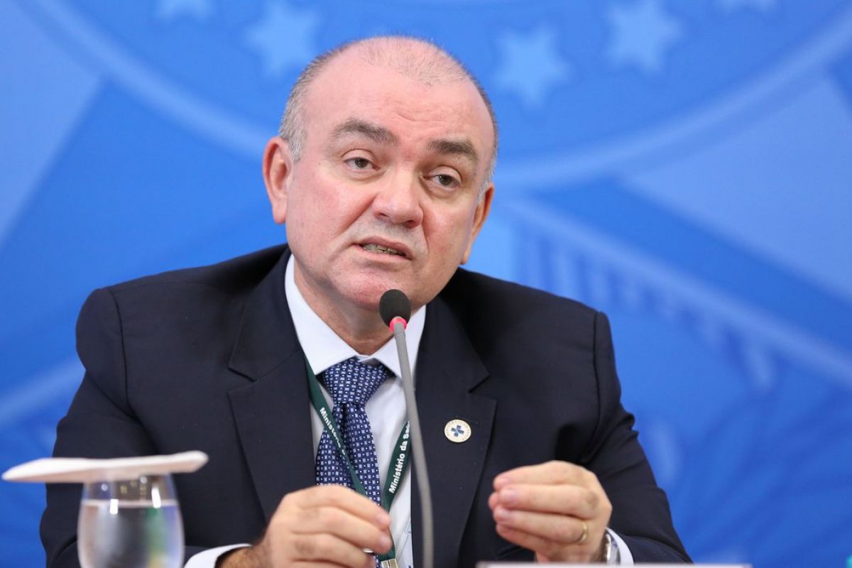 Ministério da Saúde afirma que Brasil atingiu 'platô' em número de mortes da Covid-19