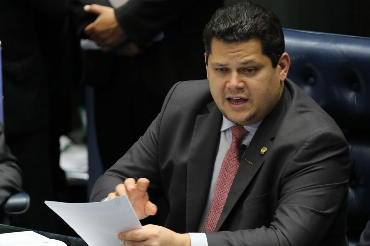 Congresso promulga Emenda 107 que altera datas das eleições municipais