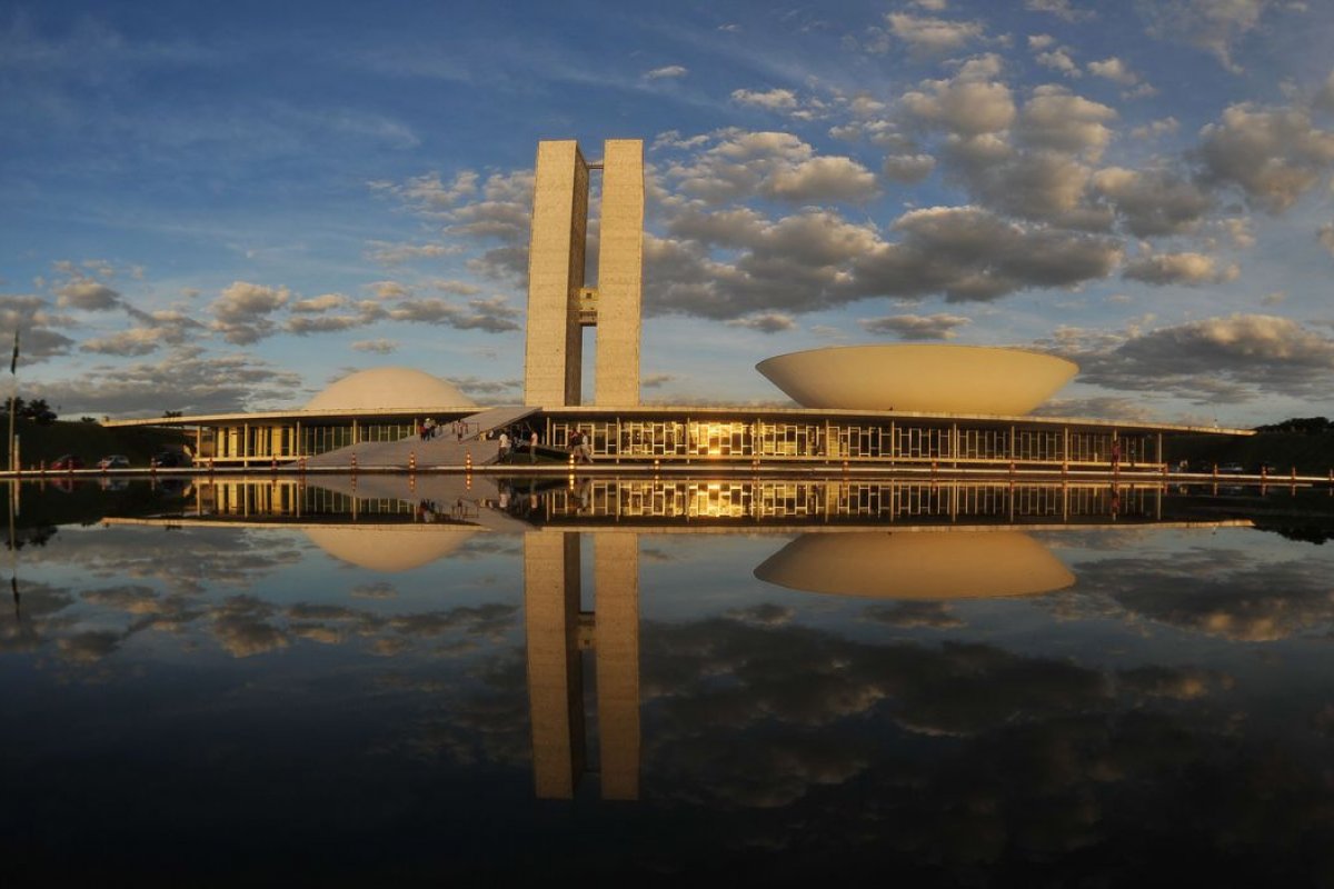 Dois assuntos voltaram a circular no Congresso Nacional: fim do foro privilegiado e possibilidade de prisão após a decisão da segunda instância judicial