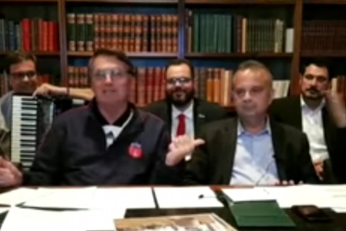 Bolsonaro se refere ao caso de Porto Seguro em live