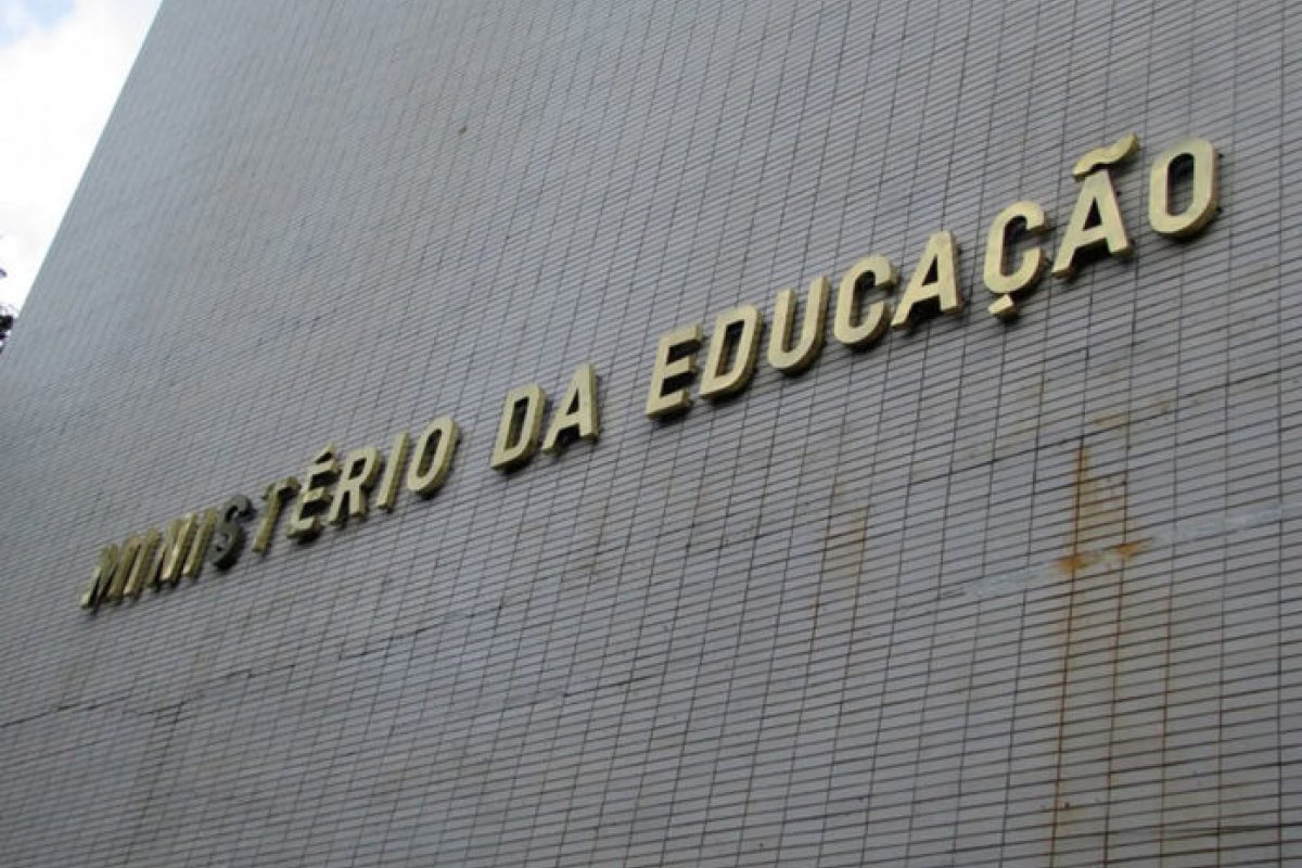 MEC anuncia novos investimentos para universidades federais em parceria com a EMBRAPII